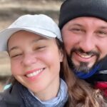 Natasha Klauss Instagram - Que te rías hasta que los ojos no se te vean 🥰🥰🥰🥰 La risa sana , la risa libera , la risa anima , la risa es la cómplice de esta locura llamada amor 🧡 Feliz semana #misamores @elvene10 tú locura es mi ciencia @carlamorrison