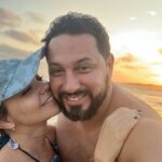 Natasha Klauss Instagram – Hoy cumple este señor @elvene10 el señor que me ha hecho reír hasta las lágrimas !!! 
Hoy celebro tu ser! Tu espíritu ! Todo tu ❤️ 
DIOS TE CUIDE , tus ángeles te guarden ✨
Conciencia
Sabiduría 
Salud
Amor
Prosperidad 

Es todo esto y mas que mereces en esta vuelta al sol , que es hoy mi Capricornio  hermoso ❤️
Feliz cumple amor @elvene10