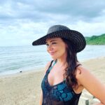 Natasha Klauss Instagram - Nuevamente hoy pensando en lo bien que me hace el mar 🥰 hoy pongo mi mente en ese lugar que tanto amo y me recarga , hasta que nos volvamos a ver 🥰 Y tú dónde te recargas ? Los leo #misamores