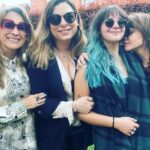 Natasha Klauss Instagram - Ayer domingo fue un día muy especial pues le hicimos a #isabel mi hija una despedida con toda la familia para su próximo paso en la vida , irse tras sus sueños a tierras lejanas♥️ Gracias 🙏familia y amigos por estar en estos momentos por tantos años ❤️ y hoy quiero compartirlos con ustedes mi hermosa comunidad y familia de Instagram 💋 Feliz inicio de semana #misamores @marcelalucasn @aecardenas_ @cao.jorge @_.manuela.valencia._
