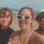 Natasha Klauss Instagram - Si alguna vez te haz sentido frustrada por no darle a tus hijos algo material , o tal vez porque en tu presente no haz podido construir futuro para dejarles a ellos … déjame decirte que yo también me he sentido así !!!!, pero sabes que ? , cuando veo que mis hijas no son mesquinas , tramposas , habladoras de los demás . Cuando veo que aunque se equivoquen , saben pedir perdón ! Cuando veo que reconocen sus errores, a pesar de tener miles de equivocaciones son capaces de transformarse…. Cuando veo todo esto y más , Ahi digo … no joda esta es la mejor herencia que les puedo dejar ❤️💪 Los valores y principios no se negocian , así que enfócate en darle ejemplo a tus hijos para que sean seres humanos que construyan y no que destruyan ❤️ Las amo #hijas #isabel y #paloma ❤️