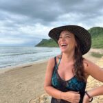 Natasha Klauss Instagram - Hoy estoy dispuesta a agradecer 💋 Respiro , camino , escucho , pienso , mi corazón late , mi cerebro funciona a la perfección, mis 5 sentidos también … entonces que sentido tiene la queja ? 👇🏻 Excelente inicio de #semana #misamores Mas fotos de mi viaje por mi amado mar y amada #barranquila ❤️
