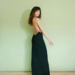 Natasha Liu Bordizzo Instagram – GOLD GALA ready with @Cartier 🤝✨✨ thank you @goldhouseco for a wonderful evening. 

Styled by: @thomascarterphillips 
MU: @emilychengmakeup 
Hair: @grahamnation 
Photographed by @cibellelevi