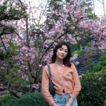 Natasha Liu Bordizzo Instagram - Start of Spring things 🌱 1. Starting an exciting project in the backyard. Clue: it involves a lot of fruit. 2. The babies! 3. The Huntington in March 🤍 4. Replacing grass with a Californian wildflower mix. 5. The same patch, a few days later 🥹 6. 🌸 7. Our DIY rock pool… I’m obsessed. Built via YouTube tutorial! We found a lot of the rocks on the street :’) 8. An artist and his art….