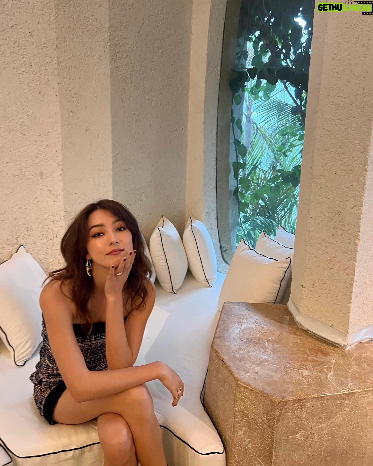 Natasha Liu Bordizzo Instagram - Dreamland 🌿 @chanelofficial