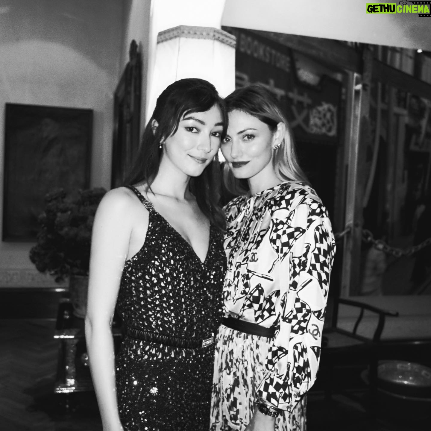 Natasha Liu Bordizzo Instagram - The most beautiful evening amongst an incredible collective of local creatives and cultural leaders. Thank you @chanelofficial & Tilda Swinton for celebrating the unique Australian creative community 🖤🖤 Dreaming of my own piece by @d_a_n_b_o_y_d one day!! ~