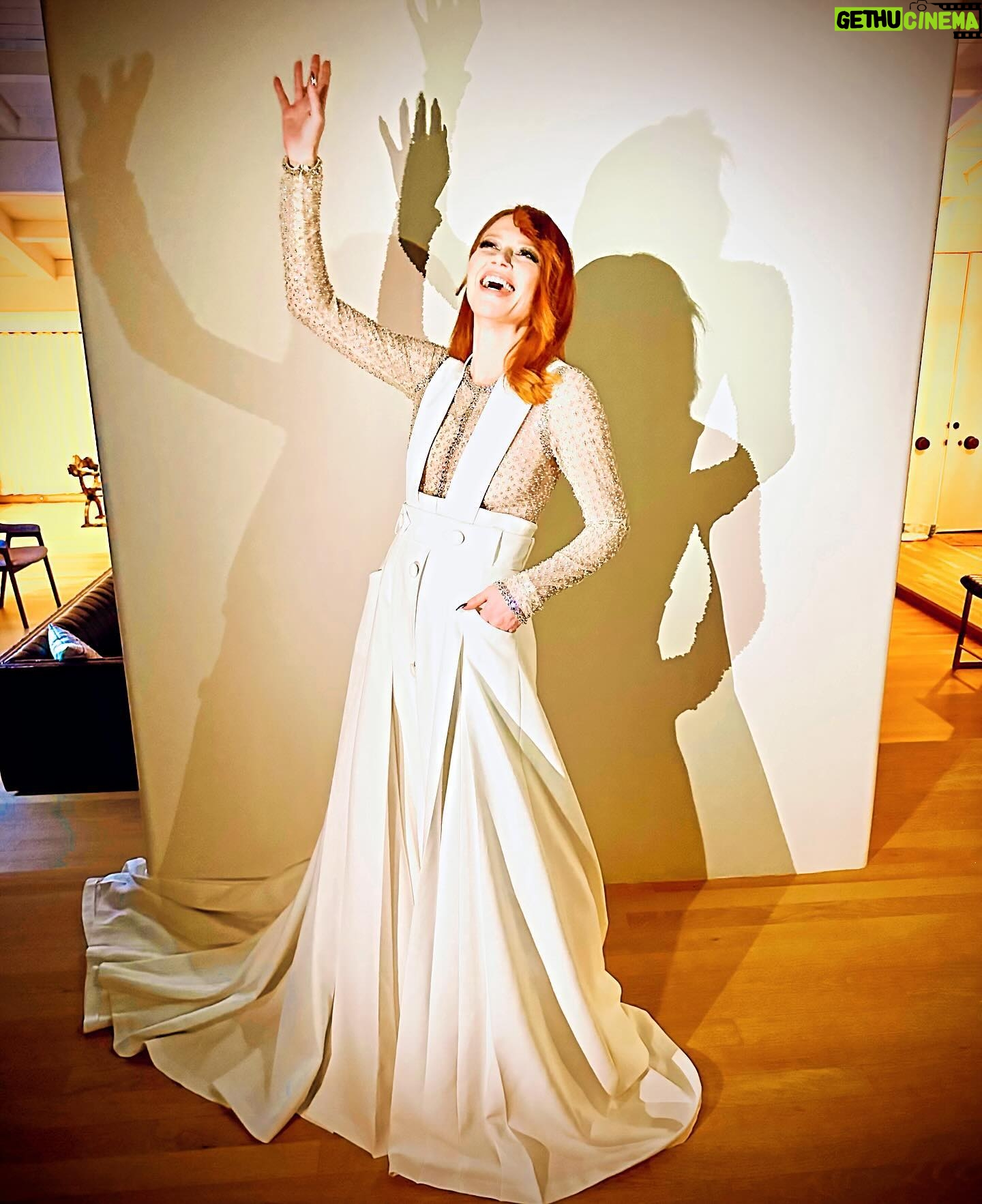 Natasha Lyonne Instagram - Thank you @miumiu @theacademy ✨✨♥️✨ 📸 @vernonfrancois @academymuseum @leithclark @jameskaliardos @vernonfrancois 💫