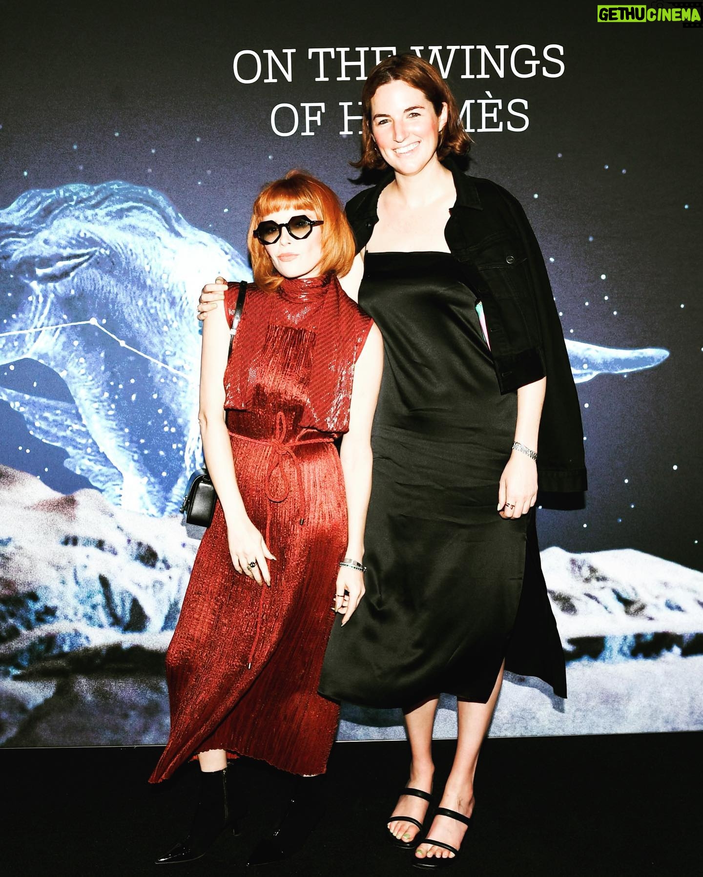 Natasha Lyonne Instagram - Thank you for a beautiful night @hermes! 🐎🐎🐎🐎 @sueballs11 🤍🤍 ♥️@missjobaker @vernonfrancois ♥️