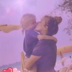Natasha Lyonne Instagram - This moment in the song was really playing thru the speakers when vanyoosh ran up, jumped in your arms & this video was taken. Sometimes life is just like that. What a gift it is to get to spend this one with you. @chloessevigny happy bday, baby - me loves you eternally ♾️💗💗💗👽💗💗💗