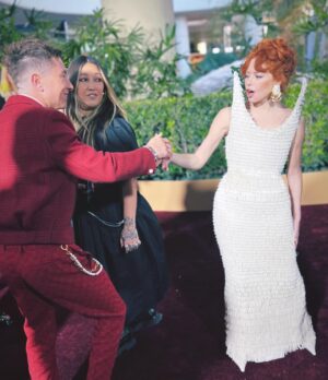 Natasha Lyonne Instagram - 🐚@danielroseberry @schiaparelli 🐚