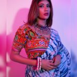 Natasha Majhi Instagram – Saheb Mere❤️ .. Your Saheba is here ❤️
.
.
.
.
.
#somamajhiofficial #loveislove #saree #traditional #lookoftheday #instalike #explore ##saree #sareelove #fashion #sarees #sareelovers #sareesofinstagram #sareefashion #indianwear#india #ethnicwear #indianwedding #love #sareeindia #silksaree #silksarees #indianfashion #sareelover #silk #style #instagram #sareestyle #sareecollection