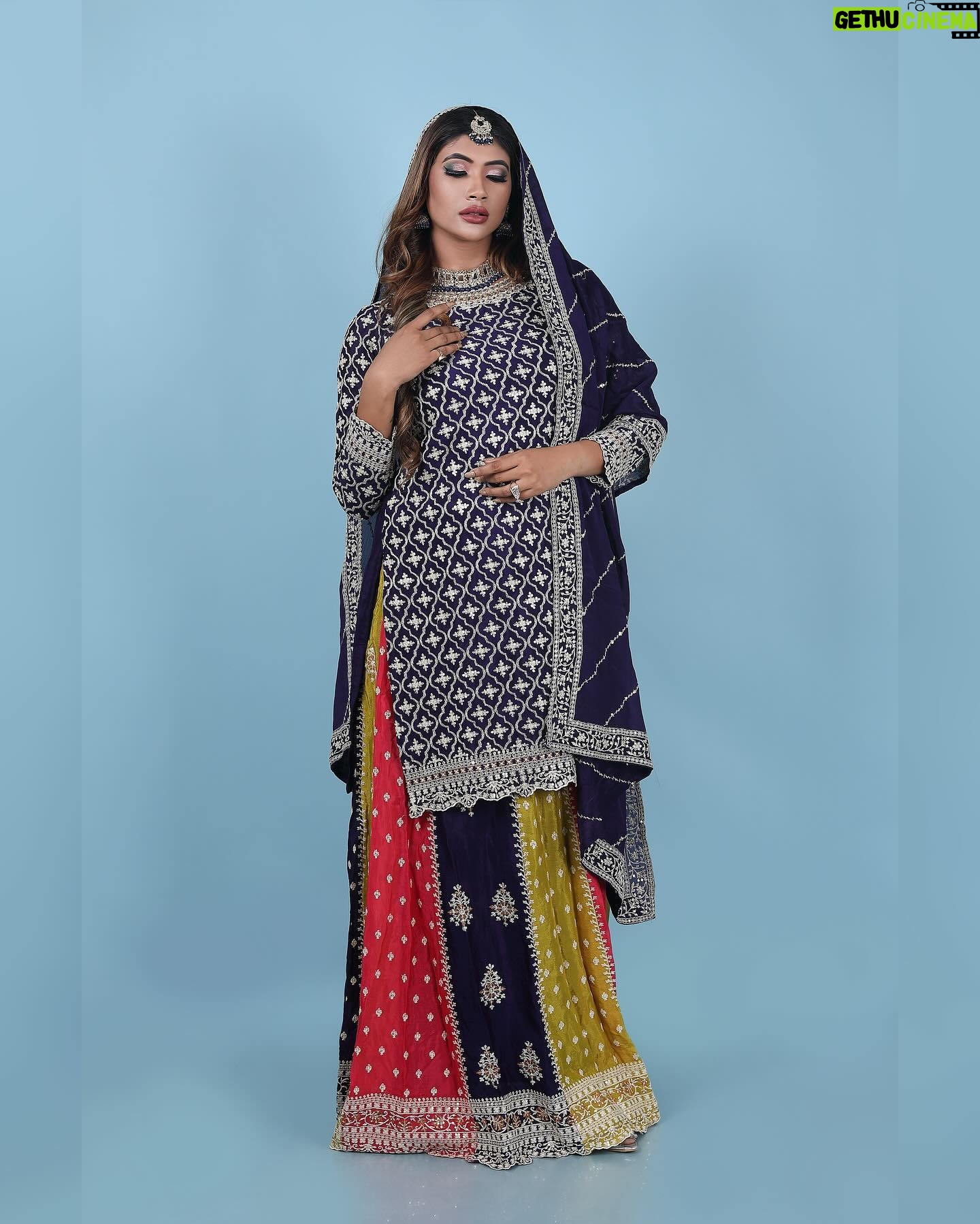 Natasha Majhi - 22.6K Likes - O Mahiβ€οΈ
πΈ : @photographybypritamyadav
Outfit : @tirumaladesigners
Mua & hair : @mayuri_makeupnhair & team
Styling by me : @stylist_natty
Asstnt by : @jitendra5440yadav @yadavshivshankar8
Management productions : @kailashproductions
#traditional #fashion #art #saree #wedding #love #ethnicwear #india #indianwear #indianwedding #instagram #onlineshopping #style #photography #tattoo #sareelove #instagood #traditionalart #ethnic #trending #handmade #traditionaltattoo #indian #indianfashion #culture #sarees #beautiful #sareelovers #instafashion #bride