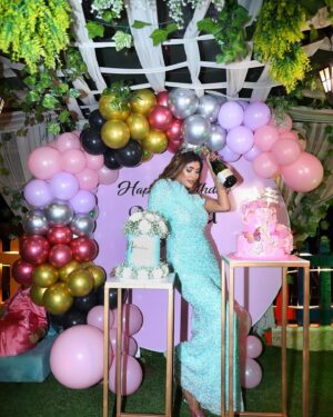 Natasha Majhi Instagram - Thank you for sending this 2 layer amazing cake @honey.bee.1973 🎂❤️

#trending #viral #instagram #love #explorepage #explore #instagood #fashion #follow #tiktok #like #likeforlikes #followforfollowback #photography #india #trend #instadaily #memes #music #style #trendingnow #reels #foryou #likes #photooftheday #model #bollywood #bhtyp #somamajhiofficial