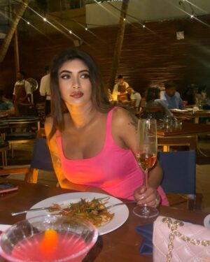 Natasha Majhi Instagram - Love this gulabi 💕🌹

@sanjurathod07 

#gulabi #explorepage #explore #instalike #instadaily #somamajhiofficial