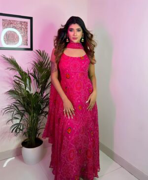 Natasha Majhi Instagram - Ek bar dekh lgye 🌹