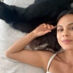 Nathalie Kelley Instagram - Feeling so much gratitude and love for my human and more than human family. I’m usually a massive Xmas grinch but this year I got swept away in the love, laughter, kindness and loving care of these beautiful beings. The island of Boriken (Puerto Rico) is always so good to me and after months of isolation in the Amazon it’s so good to be living in community once more. I love waking up and see these faces first thing in the morning and before I go to sleep at night. So much love to you @indiecitadorada , @yellowcrystalseed, @gbsk, @ale.melchor, Arian and Mishki ❤️ luscious linen pieces by @estiloemporio 🌹