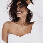 Nathalie Kelley Instagram – Thank you @riise.world for putting me on your cover this month and giving me the opportunity to discuss story-telling for justice amongst other topics. 

I started my No New Clothes challenge in 2020 after learning about the horrific working conditions and environmental pollution behind the majority of the clothes we buy and wear. Since then I have come to see the importance of supporting the minority of brands who are doing it right. Oftentimes these brands are innovating new technologies in sustainable fibers, or employing artisans and rescuing culturally important traditions.

So I am grateful to @riise.world for being a thoughtfully curated retail platform that has done the hard work of sourcing truly sustainable brands for us. My cover story with RIISE is available to read now at the link in bio. 

Photography/Production/Styling/Creative Direction/Hair/Makeup: @daniellamidenge