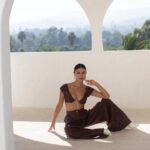 Nathalie Kelley Instagram - SUSTAINABLE BEAUTY ISSUE ♻️💄for @gritty_pretty mag with this team: @lottiedl @alimitton @caseygore_makeup @cameron.rains @eleanorpendleton @sarahdalywork @brywhalen @carlee_wallace @nicolasevitt (link in bio)