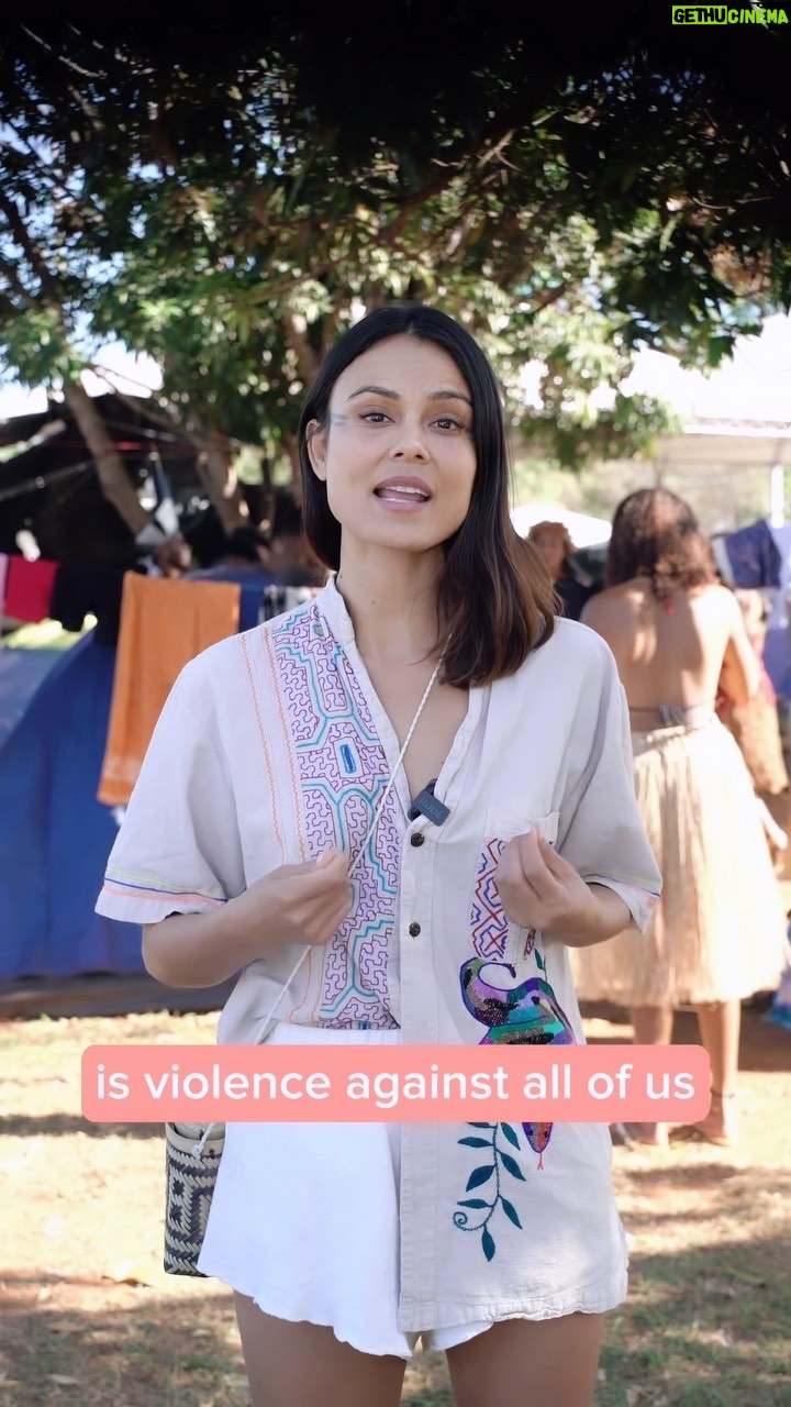 Nathalie Kelley Instagram - Indigenous women’s bodies have been subjugated to violence and exploitation since “Brazil” was first invaded over 500 years ago. Similarly the lands and waters they they have protected with their lives have been subjected to unspeakable destruction. The catastrophic droughts and fires ravaging biomes like the Amazon right now are a direct consequence of this unchecked violence. At the 3rd Indigenous Women March in Brasilia I saw a young girl break down in anguish as she recounted how land grabbers were threatening to dig up the grave of her father, the Cacique, in order to terrorize them into giving up their land. These same land grabbers then burned 2000 hectares of primary rainforest in order to clear it and the subsequent smoke forced her community from their ancestral home. The animals that once lived in that forest, the once clean waters, the charred trees - are as much victims of this violence as these women are. We cannot address these issues separately, and we cannot afford to pretend that this violence doesn’t not extend to us. It has just been confirmed that the Amazon is at its tipping point, no longer a carbon sink helping us in the fight against climate change, but now due to our ambivalence and lack of action - one of Earths most critical ecosystem is on the brink of collapse. Once it goes we will all suffer for it… my plea is for us to wake up! Our leaders (on either side of the political spectrum) are not doing enough. This is an EMERGENCY. 🚨