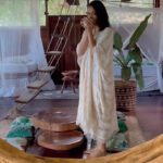 Nathalie Kelley Instagram – 🇬🇧 Audio 🇧🇷 legendas 🔹 Thank you to @casadaarvorealter, @weena_tikuna for giving me the opportunity to visit Alter do Chão, sacred homeland of the Borari People. The need to protect indigenous land and allow indigenous people control over tourism is even more clear to me now. I can’t wait to come back and fall asleep to the sounds of the jungle again… 🐒🍃🛶🌺

Obrigada à @casadaarvorealter e @weena_tikuna por me proporcionar a oportunidade de visitar Alter do Chão, terra sagrada do povo Borari. A necessidade de proteger as terras indígenas e permitir que os povos indígenas tenham controle sobre o turismo está ainda mais clara para mim agora. Nao vejo a hora de voltar e adormecer novamente ao som da selva. 🐒🍃🛶🌺