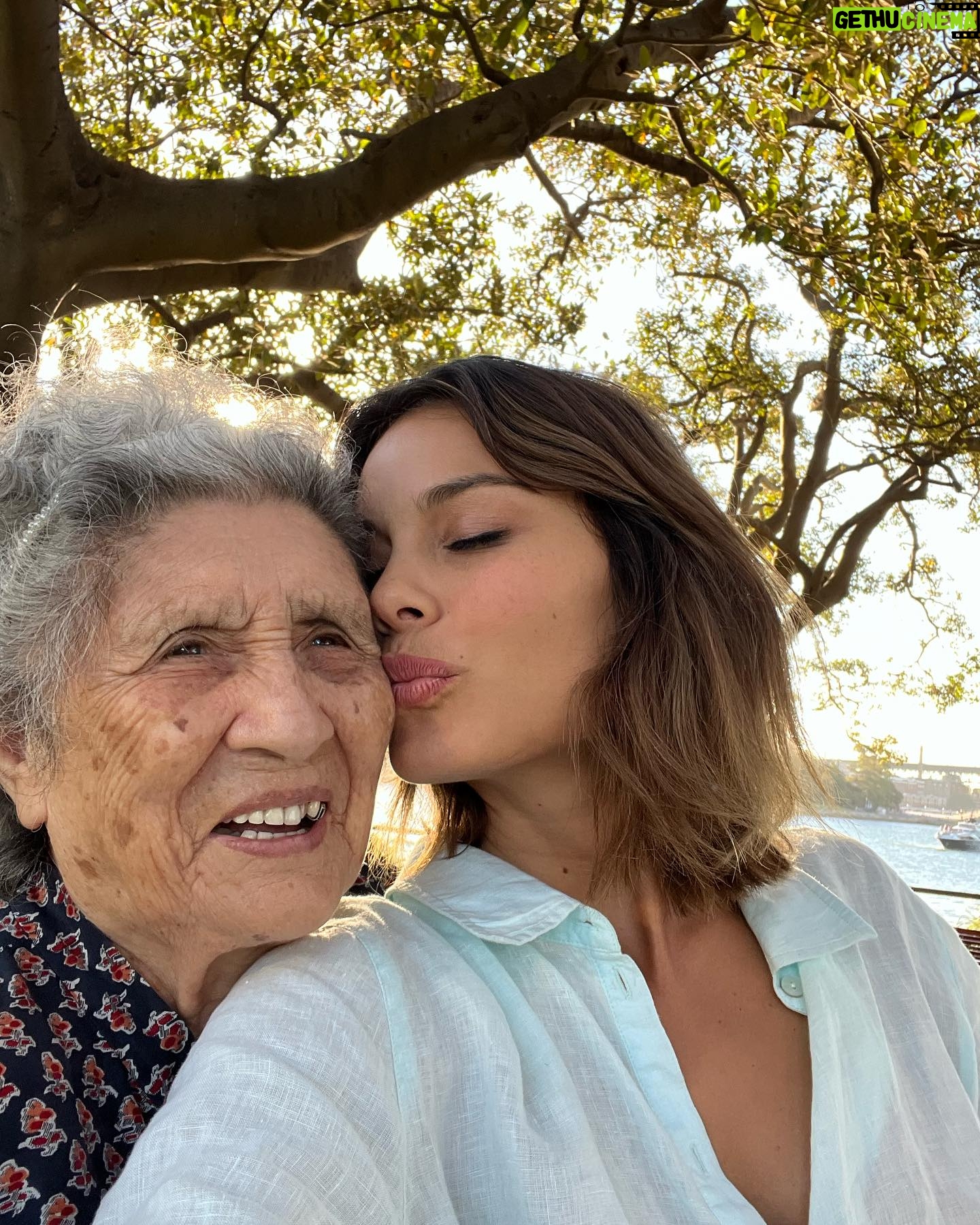 Nathalie Kelley Instagram - Happy 100th birthday to my Mamita Rafaela Mallqui!! My Quechua Queen!! 😍 MUNAKUYKI AWICHAY! She will always be my favorite backseat singer - here are some of her greatest hits!! Hoy celebramos tus 100 años! PACHAK KAWSAYNIYKITA SAMINCHAYKU!! 🥰🥰🥰🥰