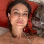 Nathalie Kelley Instagram – If I am going to get the message out there that the global trade economy is the real driver behind climate change, biodiversity loss, human rights abuses on the planet – apparently the algorithm is telling me I need to show you guys, boobs, dogs and armpits (I see your requests in my DM’s) – so after you are done reading this please go read up on the work of @helenanorberghodge and @localfutures_ so you can get really clear on where we need to be focusing our energy and attention if we are going to sustain Life on Earth for humans and other living beings… all this net zero and carbon capture and carbon credit business is just a smoke screen to distract from the real problem. And the “green transition” is currently causing more harm than good to ecosystems and indigenous communities. See my last few posts for more info on this. And More sexy educational videos to come because it’s the only way these messages seem to be getting across 🐥also big thanks to *my dog @sakedebanda for being my prop to talk about globalization!