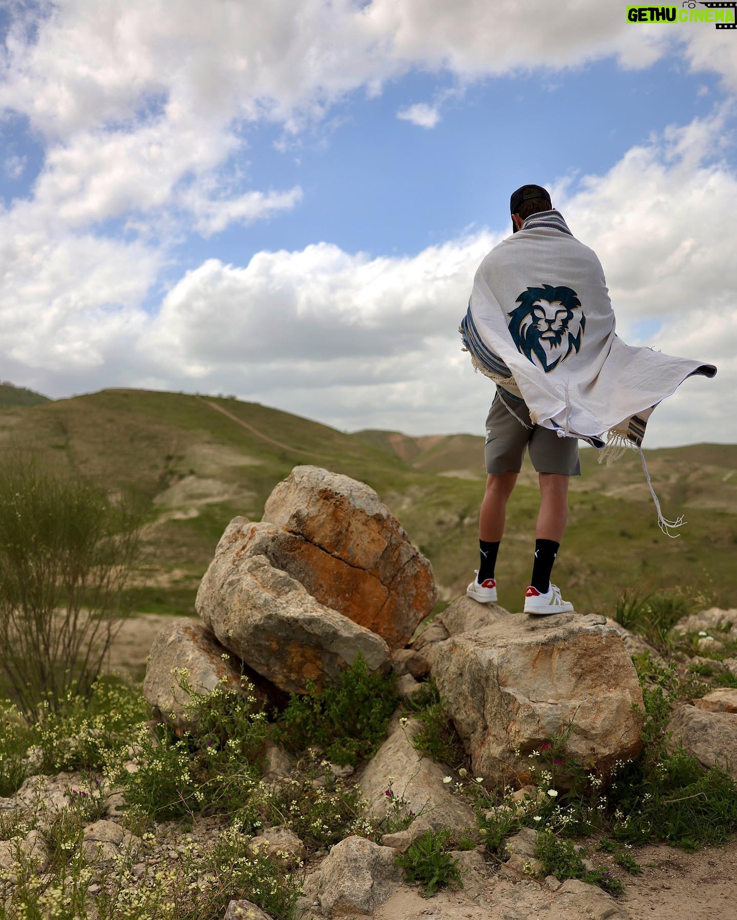 Nathaniel Buzolic Instagram - Traveling through the Jordan valley on my way to the Galilee I stopped to pray and take in this view. Im wearing a custom made Tallit which is a traditional prayer shawl in Judaism made by @tallis_man truly a one of a kind gift. Made in the traditional way by hand from the heart of Israel.