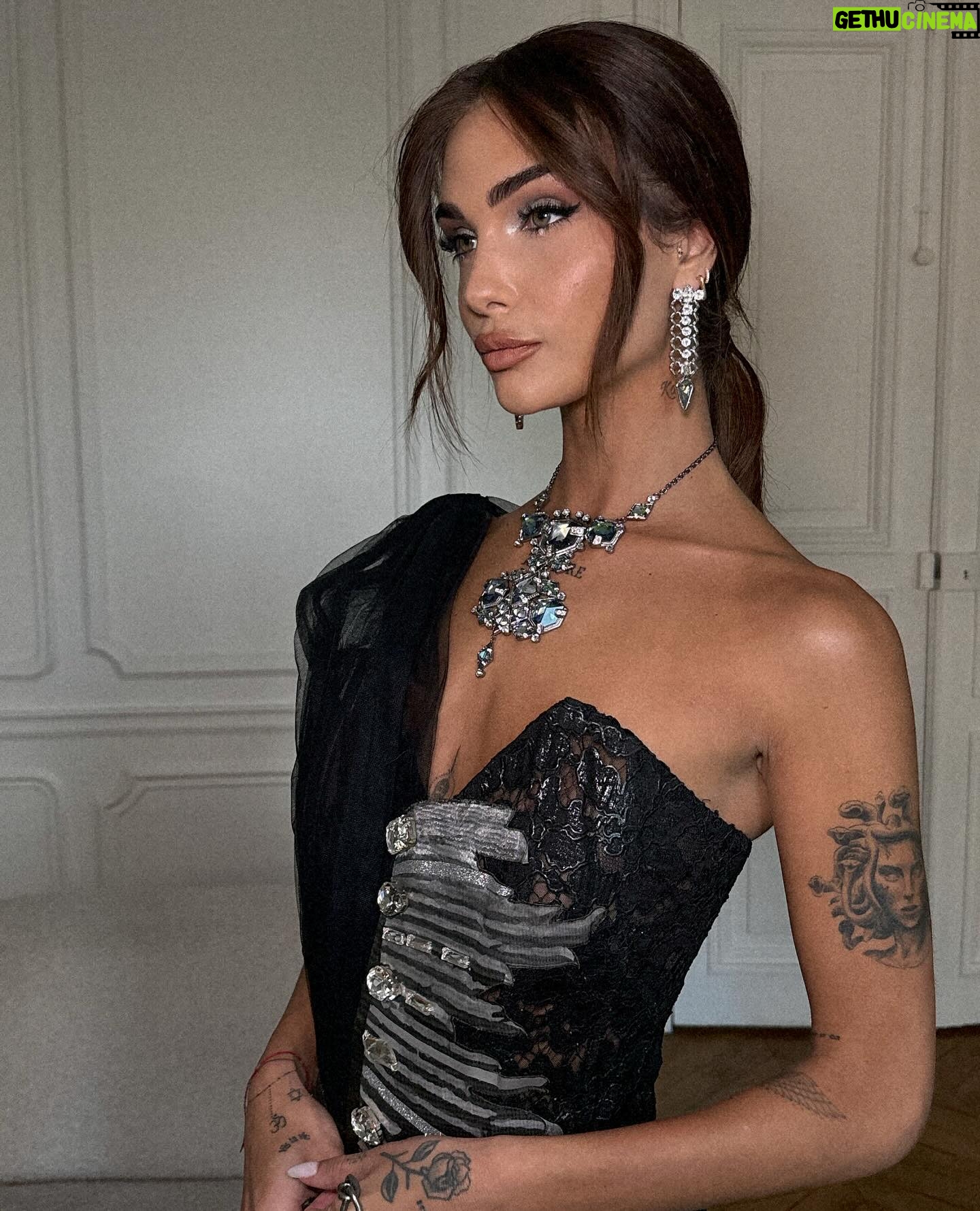 Nathanya Sion Instagram - Be a beauty and a Beast 👁️