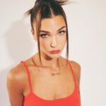 Nathanya Sion Instagram - Red color and glow filter ❤️‍🔥