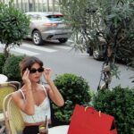 Nathanya Sion Instagram - Paris, un beau temps, une terrasse et des supers produits pour des cheveux épais, résistants, réparer et brillants ✨ Que demander de plus ?😏 @asrary_cosmetics un coup de ♥️
