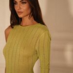 Nathanya Sion Instagram – A New Era of Me. 💚

Photo par l’incroyable : @evygraph 
Robe de la marque : @phemeparis 
Hair : @yaalomhair_wigs_