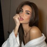 Nathanya Sion Instagram - J’ai pas de légende 🙄
