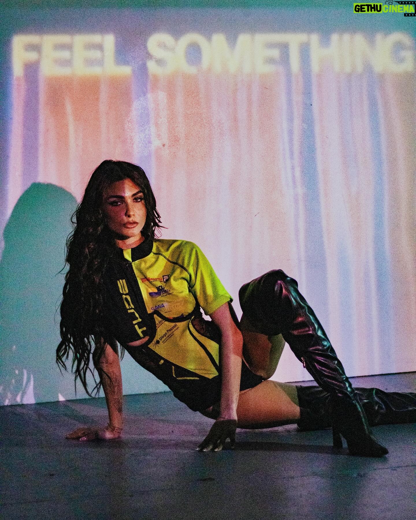 Nathanya Sion Instagram - Cry Baby pt2 ✨🔥 • • • #lights #design #magazine