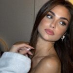 Nathanya Sion Instagram - J’ai pas de légende 🙄