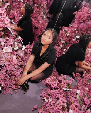 Navia Robinson Instagram - @DIOR @DIORBEAUTY 🎀💐🎟️ #MissDiorParfum #LoveOutLoud