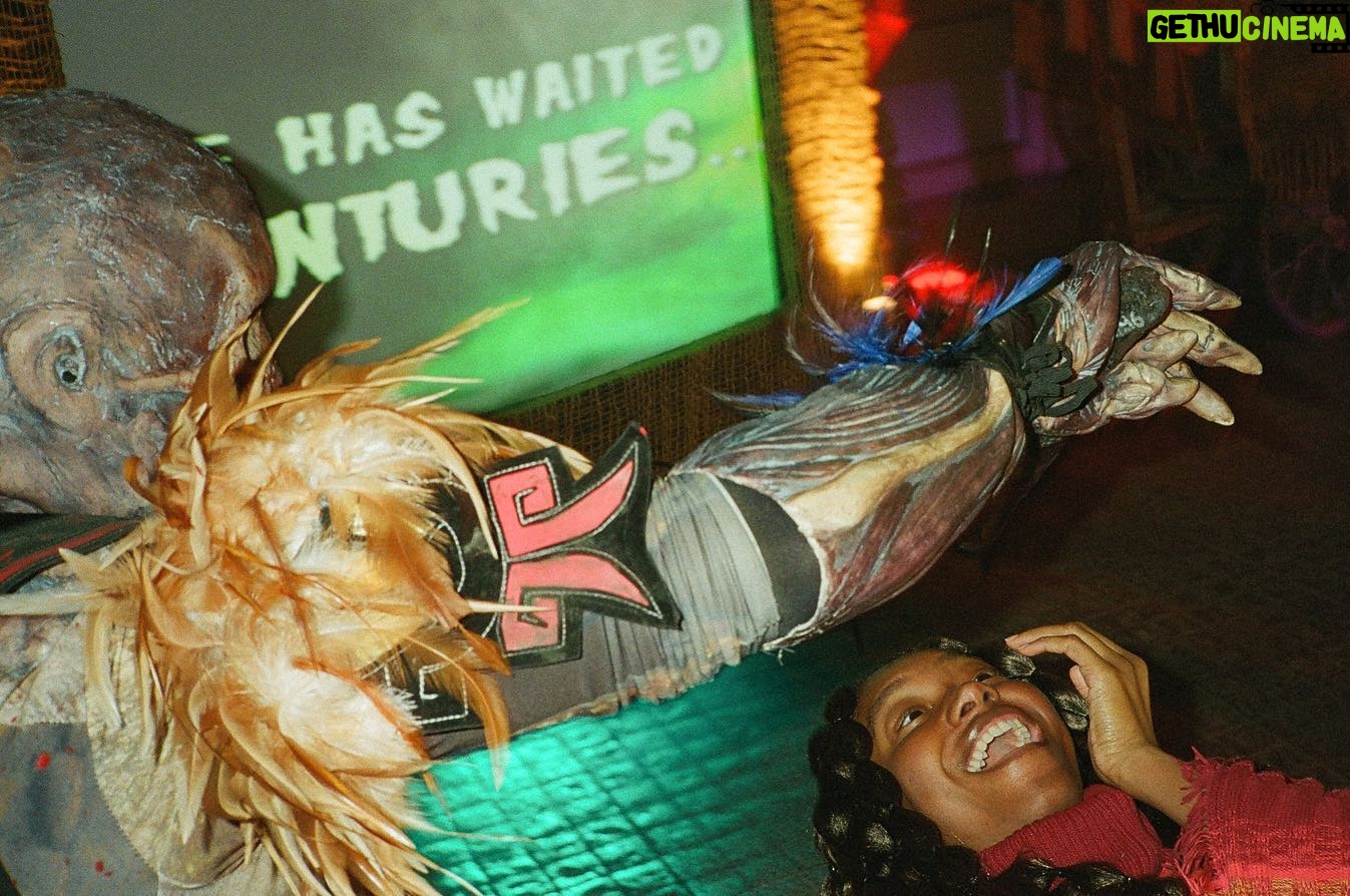 Navia Robinson Instagram - @horrornights #UniversalHHN #ad So many loves of my life in this post…