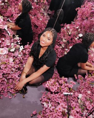 Navia Robinson Instagram - @DIOR @DIORBEAUTY 🎀💐🎟️ #MissDiorParfum #LoveOutLoud