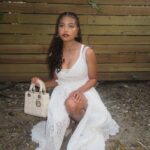 Navia Robinson Instagram - A couple of nights ago with @DiorBeauty @Dior #JadoreDior :’)) #FlowersAreGold