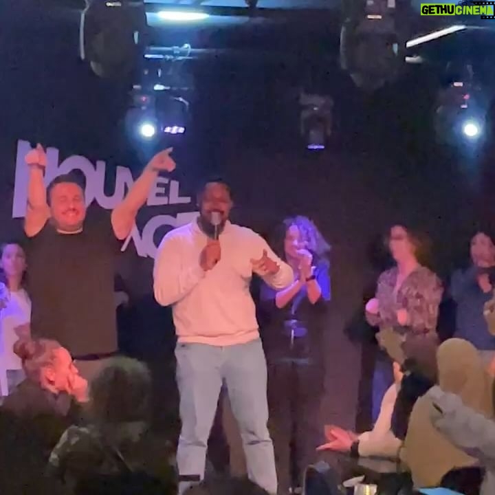 Nawell Madani Instagram - BRUXELLES MA BELLE! Voilà le @nouvelact notre club de stand up en plein centre de Bruxelles. On lance les soirées BLIND TEST et franchement ça déchire 🔥 Quel plaisir de voir le public s’éclater avant d’aller voir du stand up. Chez nous, ça chante, ça danse et surtout ça rit! ( avec un petit YouYou qui s’incruste à chaque fois 😜) Merci pour ce rodage et ces belles standing ovation. On gère ce lieu en famille. On prend énormément de plaisir à vous divertir et ça nous permet aussi de nous réunir (double kiffe) SI TU Y ÉTAIS, LAISSE UN COMMENTAIRE 🙏🏽 Longue vie au @nouvelact Merci @philippe_close de m’avoir aidé à réaliser ce rêve. T’es un bon! D’une gentillesse rare et tu aimes ta ville ♥️ Merci aux jeunes humoristes belges qui soulèvent la salle à chaque fois @iamsalimshady @fabio.allibrio_off @sumcestmoi et bien d’autres #JeVousLove #DesPepites Merci @sweetjuicyfood pour ses magnifiques cocktails 🍸 Merci à l’équipe digital @loopingwebcom c’est toujours carré! A notre Dream Team @nawell_madani @naby_madani @darkawol @linda_percheron @dean_madani @yassine___ben @elb.ambrine @jezbak @mungiele_chris Shana Gratia Titouan 🤩 Au meilleur photographe @ahmedbahhodh ♥️