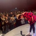 Nawell Madani Instagram - Magnifique standing ovation à AURAY! Merci tellement ♥️ On remet ça ce soir et demain 🚀 #RODAGE Qui était là? LA TOURNÉE DANS LA BIO