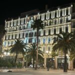 Nawell Madani Instagram – – Nouveau perso #movie 
– Standing mémorable à Toulon  #rodage 
– Magnifique accueil au @theatrelecolbert 
– StaraTourek #CoupureDuJeûneEnTournée 
– À Toulon, la fraise à la taille de mon genou 
– Toulon me fait penser à Oran #nostalgie 
– Louezna et son flow #ÇaPasseTropVite 
– @tupac_madani qui peut buter quelqu’un pour un bout de cake 
– Ma série à Châtelet Les Halles #ÇaPasseTropTropVite
– Un an déjà pour JUSQU’ICI TOUT VA BIEN

Les dates de la tournée lien dans la bio ⬆️