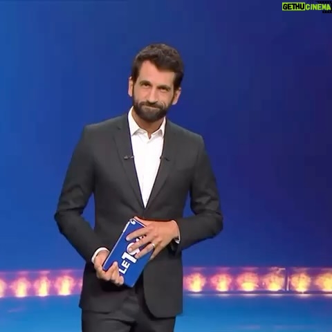 Nawell Madani - 39.3K Likes - J’ai commencé par un rodage dans toute la France mais aussi chez moi à Bruxelles pour préparer mon retour.
J’ai énormément de respect pour mon public! On a une relation spéciale, une belle relation. J’avais besoin de le retrouver dignement. J’ai choisi pour ce date, de plus de 2h, le sublime @theatre_champs_elysees
Et c’était incroyable, mémorable. Merci à toutes les personnes qui ont contribué de près ou de loin à la réussite de ces 5 dates!
Merci à mon public, pour l’amour, pour ces 5 magnifiques standing ovation ♥️
Merci à mon équipe technique:
@yann.arsene Alex, Nicolas, Louis, Thibault Vous avez assurés! Merci pour votre implication, votre professionnalisme et la bonne humeur
Merci à ma production:
Merci @ekindinis des bains douche au TCE!
Merci @pascallelli @sheeezzz et toute l’équipe @agapeprod.fr Zoé, Noam…
Merci de croire en moi, de pousser les murs et les montagnes pour que ça existe!
Merci @berengere_alkemia_diffusion #JeTeKiff
@linda_percheron pour ton soutien sans faille. Merci pour chacun de tes mots quand je suis au bout du rouleau
Merci à mon équipe artistique:
Merci @marcpistolesi pour la mise en scène et ta folie! Merci pour ton exigence et ta délicatesse.
Merci @juliebargeton pour ton regard et chacun de tes retours justes, pour ta sensibilité et ta franchise
Merci @instarbad d’être là depuis le premier spectacle. Merci pour ton génie, ta folie! Le mec le plus drôle de Paris.
Merci @naby_madani d’être là a mes côtés! Pour chacun de tes mots et la force que tu me donnes au quotidien.
Merci @darkawol pour ton professionnalisme et pour chacun de tes visuels. Merci d’être mon amie.
@ramdanemerouane pour le photoboot
Merci @stephanecohenimpresario le meilleur attaché de presse de la place de Paris
Merci @aasuzyvatinet mon agent, toi même tu sais combien je t’aime te3 les fous!
Merci @panameartcafe @karimkachour @titouan.faure pour ces images.
Merci @djebril_zonga mon étoile, d’avoir accepté de clôturer à mes côtés.
Merci à ma famille que j’aime plus que tout! BIG UP à ma mère…sans toi, c’est impossible ♥️ merci Papa d’être venu malgré ton état de santé ♥️
Merci @yassine___ben d’être mon acolyte depuis mes débuts