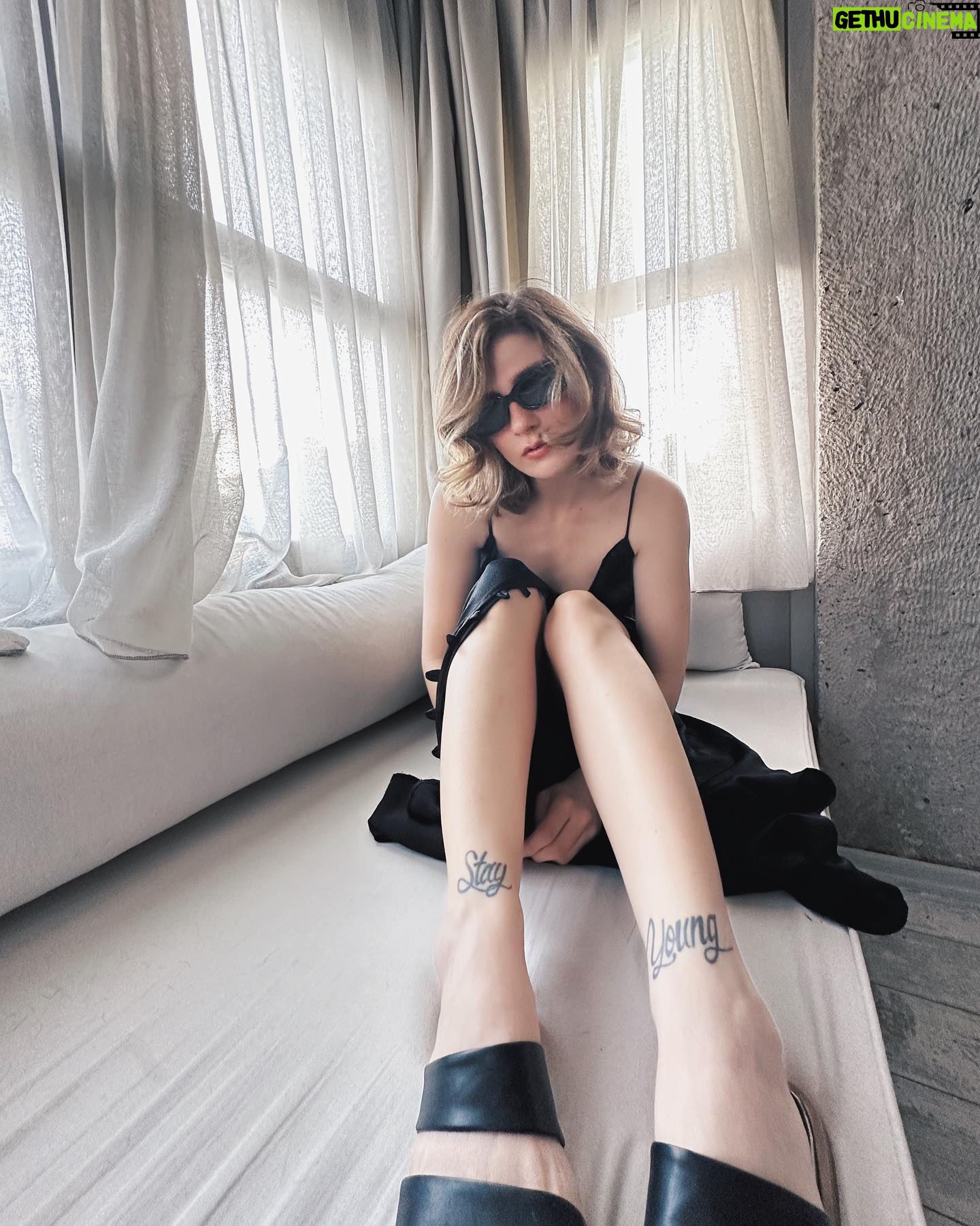 Naz Çağla Irmak Instagram - edit: stay young - if it possible