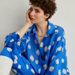Naz Çağla Irmak Instagram - çok keyifli geçen @hellodergisi çekiminden💙 sevgili ekip🦋 Röportaj: Sinem Kın @sinemkin Fotoğraflar: Emre İbiş @biemre Styling: Defne Çevik @defnecevk Saç: Mutlu Ahmet Sinan @mutluahmet.sinan Makyaj: Didem Dağdeviren @didemdaqdevirenn Video: Hakan Sözmen @sozmentor Fotoğraf Asistanı: Yunus Emre Katirci Styling Asistanı: Hanife Bakirci, Gözde Murat ve @duyqudurukan & @hamitaydin 🤍