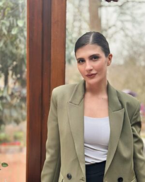 Naz Çağla Irmak Instagram - en sevdiğim gün gelmiş 💁🏼‍♀️
@hudutsuzsevdadizi bu akşam @nowtvturkiye ‘de 🤍