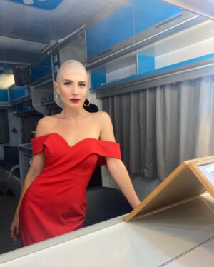 Naz Çağla Irmak Instagram - Çok az kaldı… Heyecanımı kelimelere sığdıramam 🌹
Demir Kadın Neslican 27 Ocak’ta sinemalarda 📣
@neslicanfilm_