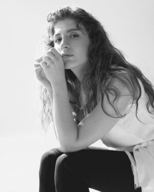 Naz Çağla Irmak Instagram - yeni fotoğrafım yoktur 🤷🏼‍♀️
