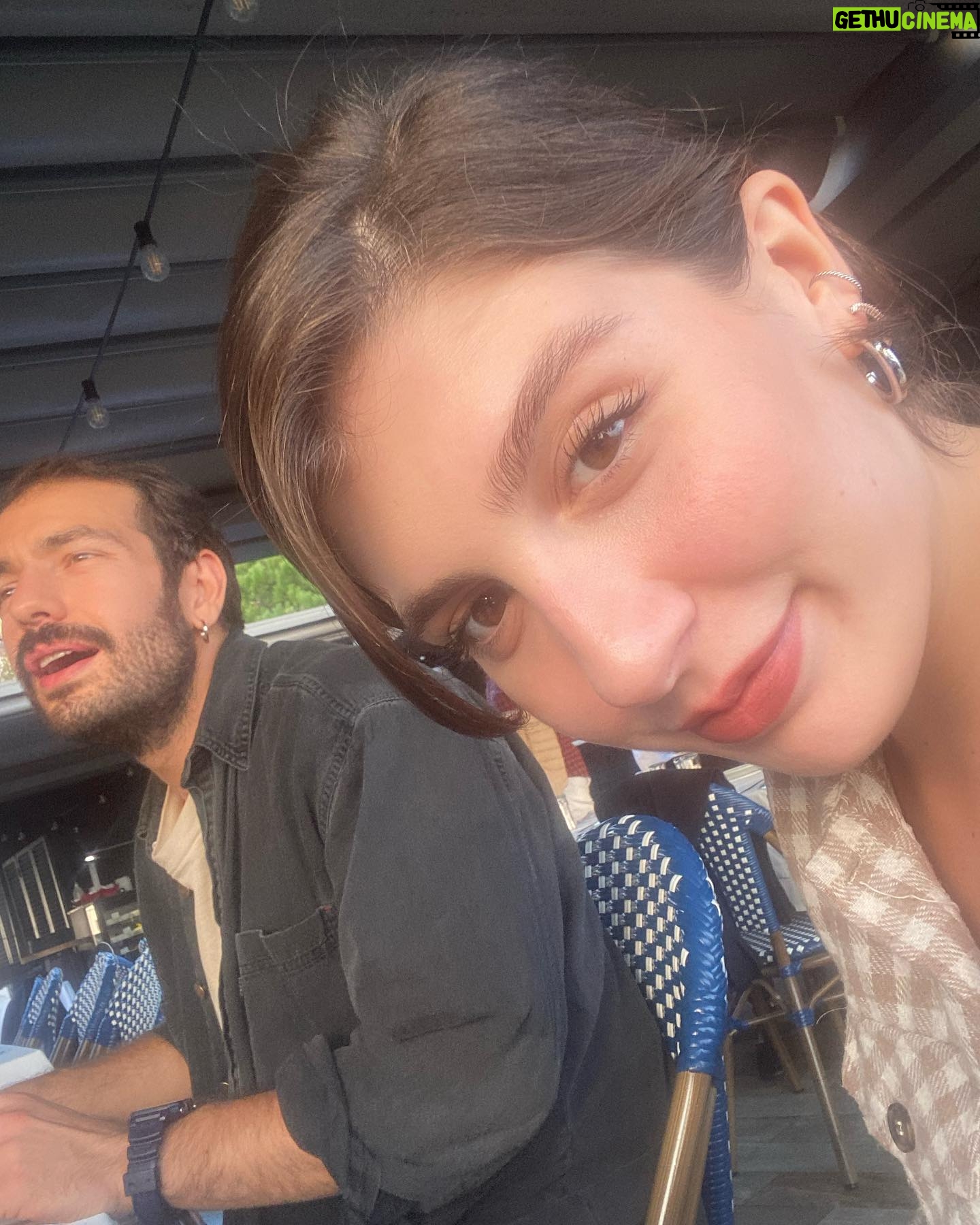 Naz Çağla Irmak Instagram - daha binlerce ayna selfiemiz olması için neler mümkün? seni seviyorum sevgilim, iyi ki doğdun ❤️🔥
