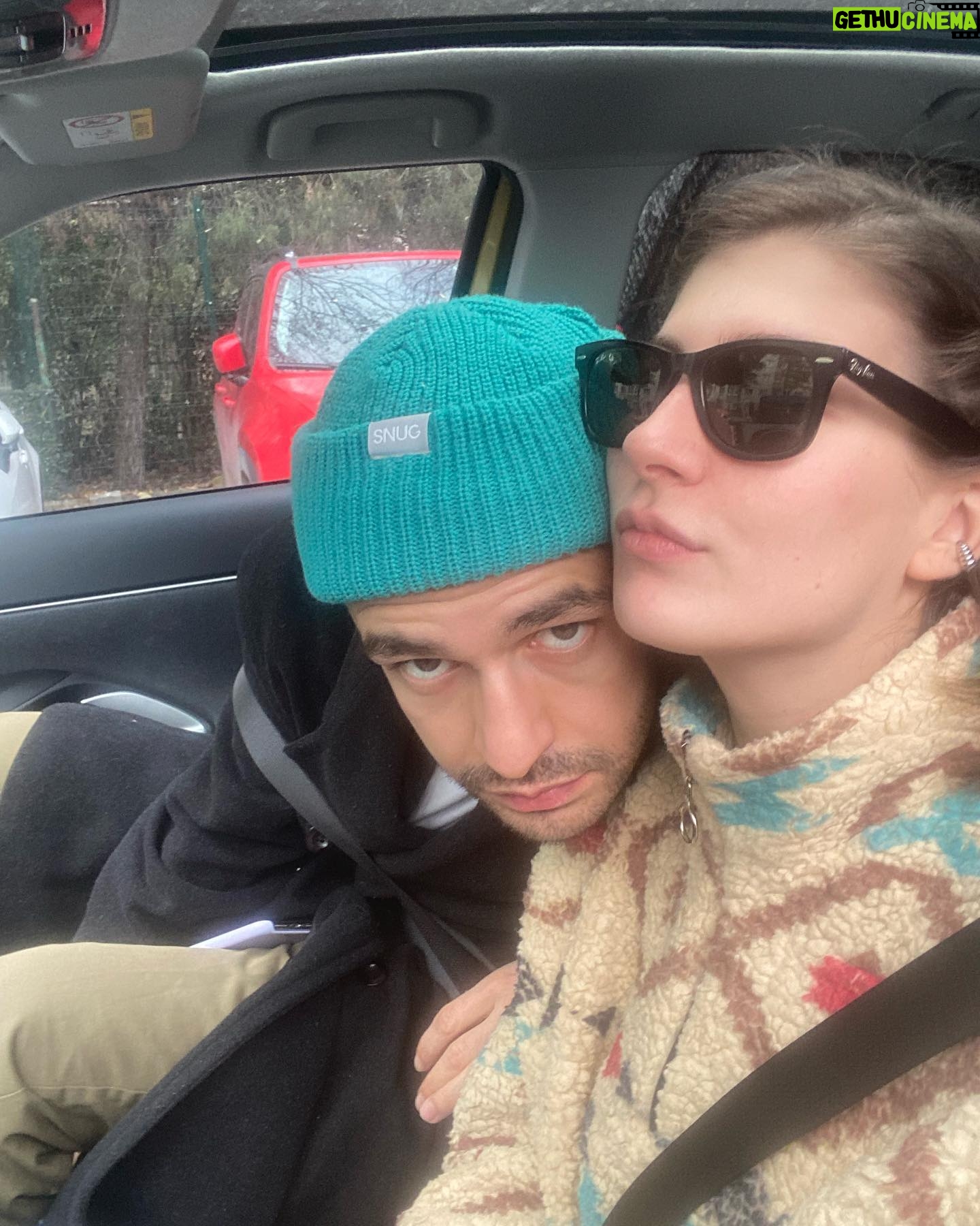 Naz Çağla Irmak Instagram - daha binlerce ayna selfiemiz olması için neler mümkün? seni seviyorum sevgilim, iyi ki doğdun ❤️🔥