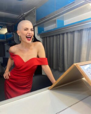 Naz Çağla Irmak Instagram - Çok az kaldı… Heyecanımı kelimelere sığdıramam 🌹
Demir Kadın Neslican 27 Ocak’ta sinemalarda 📣
@neslicanfilm_